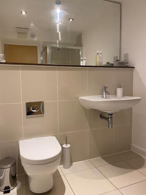 Modern Apartment, Fistral Beach Newquay  Exterior photo