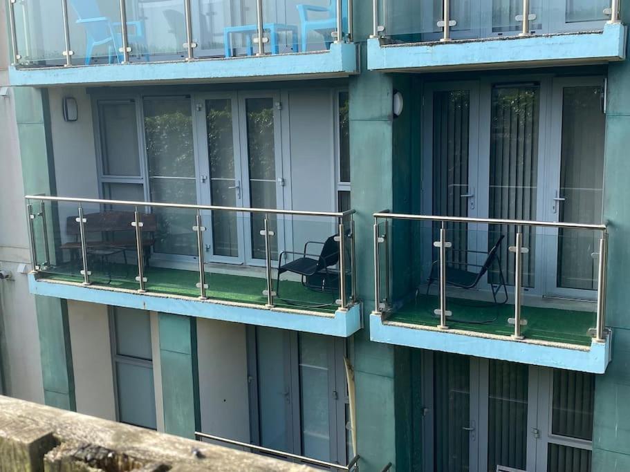 Modern Apartment, Fistral Beach Newquay  Exterior photo